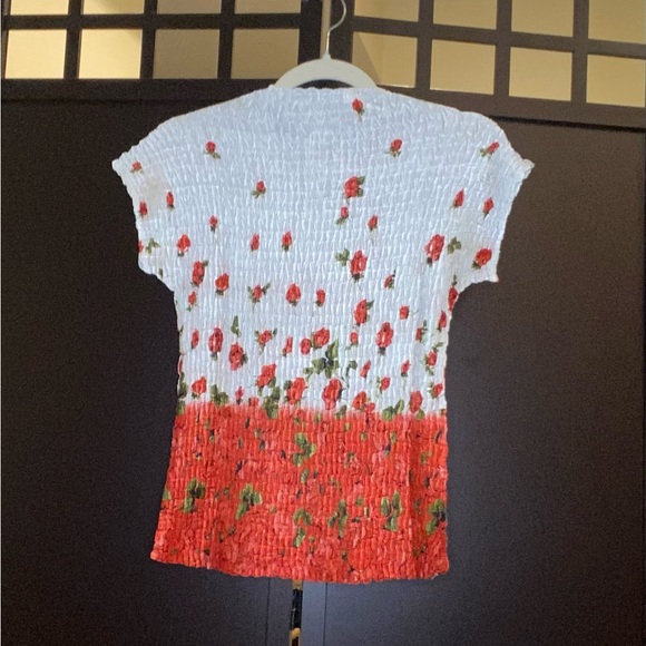 No Tag Crinkle Top - Picture 2 of 2